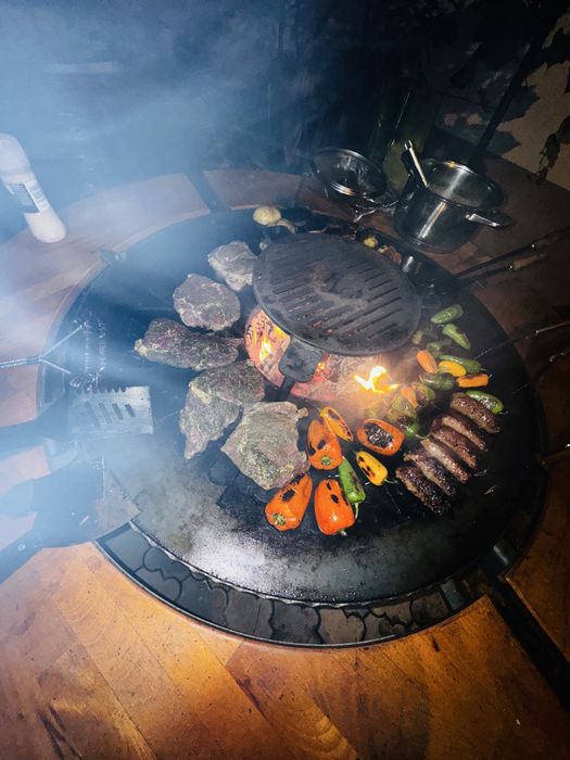 Plita pe lemne, cu roti, si husa impermeabila