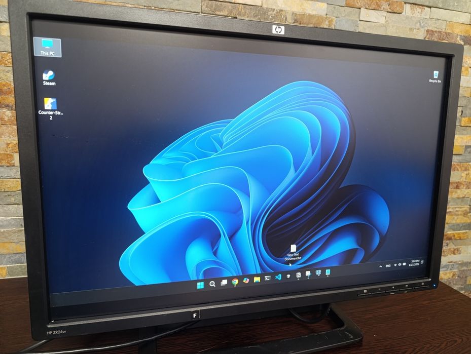 Monitor HP diagonala  24" model ZR24W