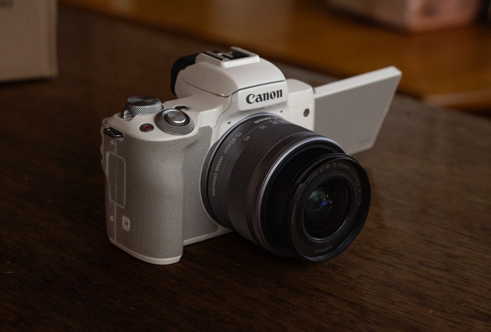 Canon m50 mark i + аксесоари