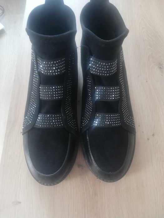 Дамски обувки от велур