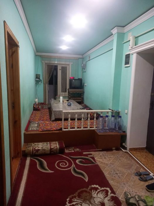 Шахар марказида 4 хонали квартира барча жихозлари билан сотилади