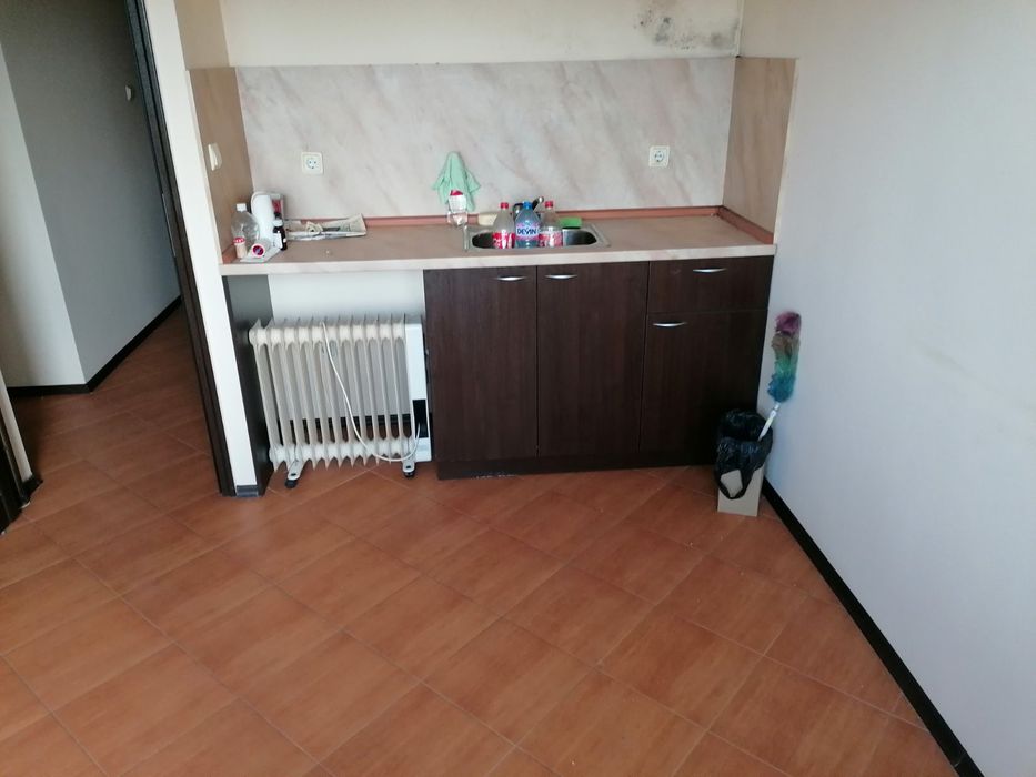 Дава се под наем Двустаен апартамент в Бургас, Изгрев - 52 кв.м за 255 € - Снимка #2