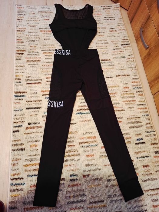 Цял дамски фитнес екип