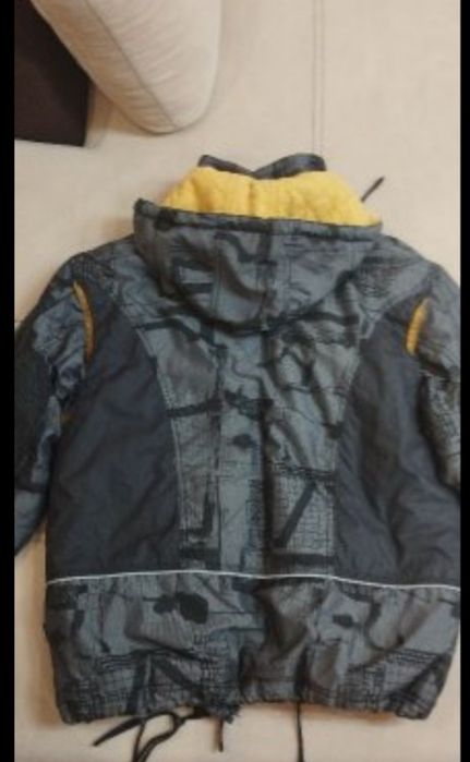 Две  якенца за момченца 128 и 140 размер