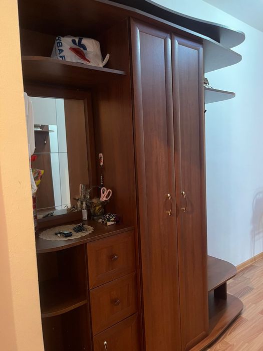 Прихожая шкаф б/у.