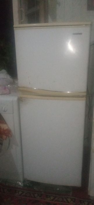 Xolodilnik Samsung sotiladi.