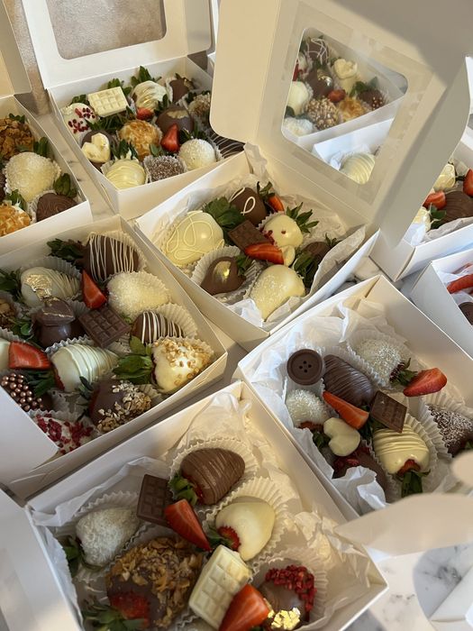 Клубника в шоколаде в Астане