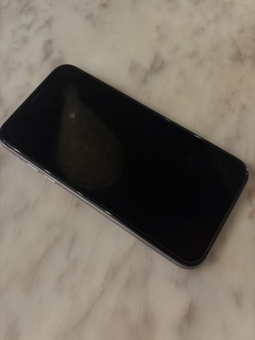 Продам iPhone 11