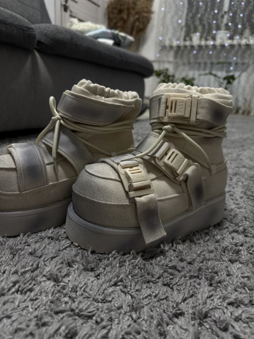 Продам ботинки новые