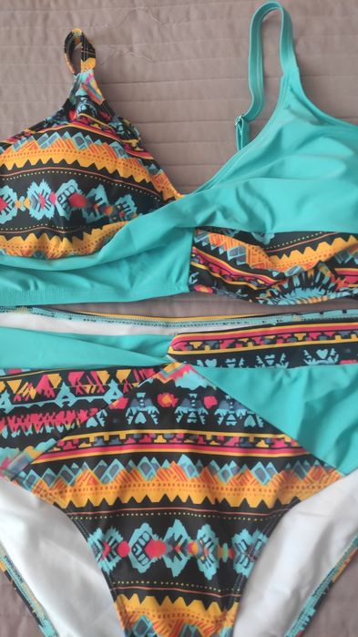 Цветен бански  от две части