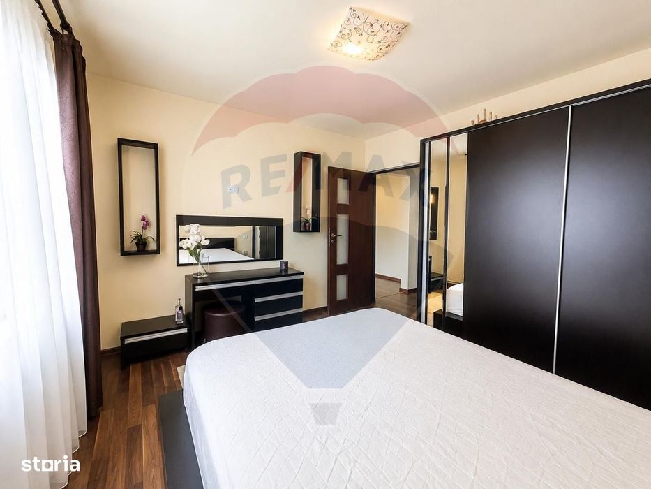 Apartament cu 3 camere de închiriat