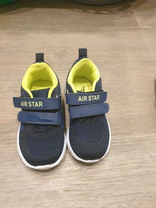 Леки маратонки 24 номер