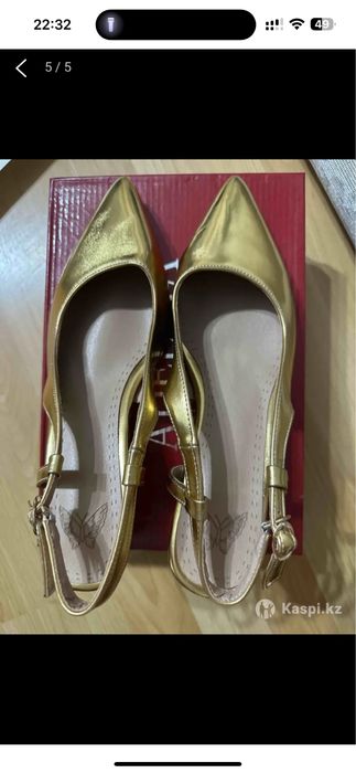 Новые туфли в идеальном состоянии
