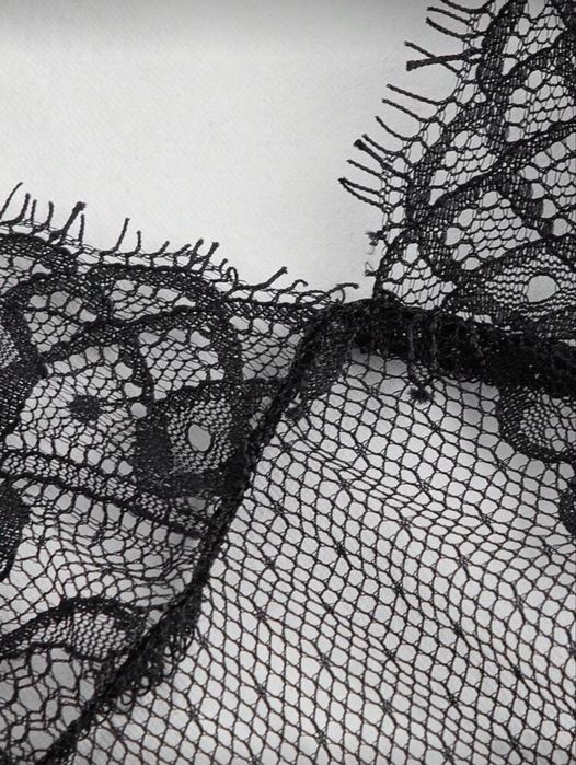 Нова тениска с дантела