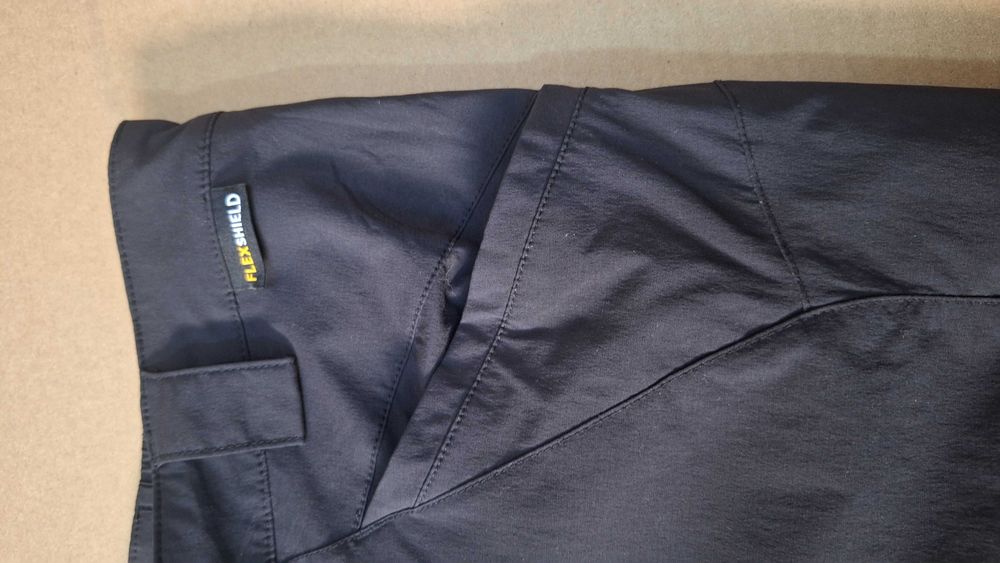 Pantaloni trekking/ sport cu extensii demontabile
