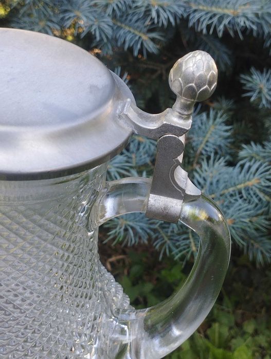 Винтидж кана с калаен капак .