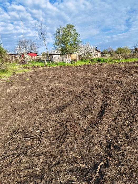 Продавам земеделска змея в м. Ляската ПИ 365