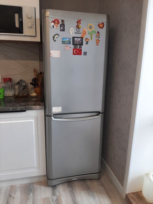 Холодильник двухкамерный