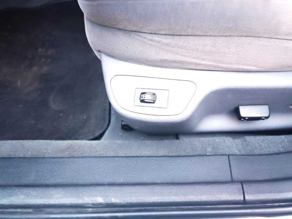 Продавам Пежо 407 SW 1.6 D