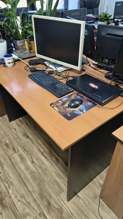 Письменный офисный стол