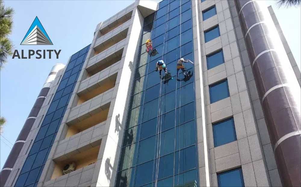 Промышленный альпинизм. Высотные работы, фасады, сетки, монтаж, мойка.