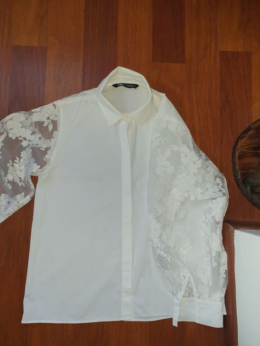 Vand camasa dama Zara xs cu maneci dantelate si bufante