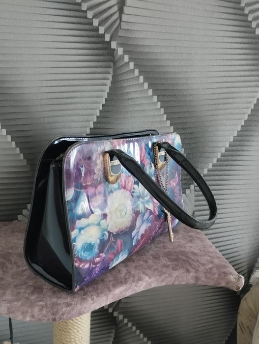 Женская сумочка продам недорого