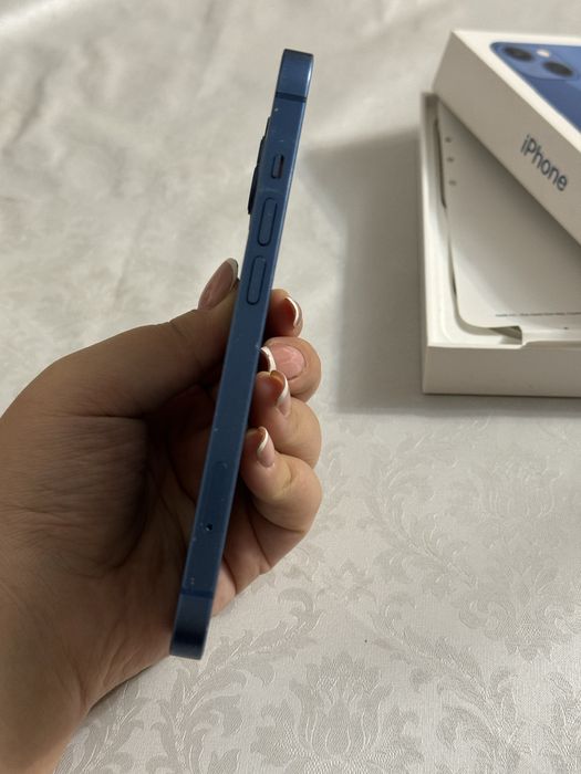 Айфон 13 в хорошем состоянии