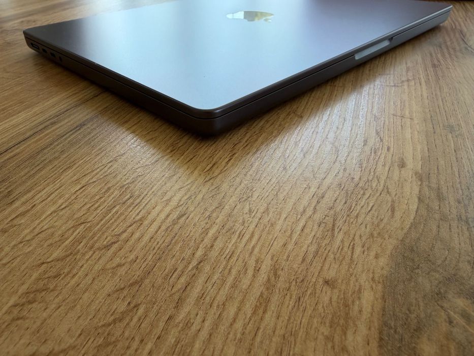 MacBook Pro 14" M4 10-CPU, 10-GPU, 16GB RAM, 512GB SSD