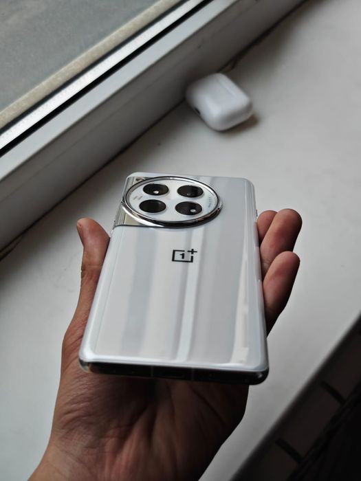Oneplus 12 12/256гб белый цвет