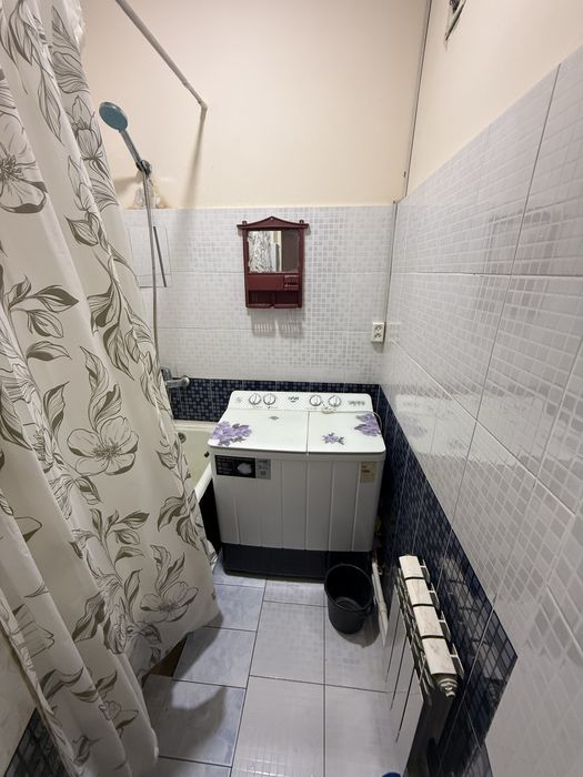 Srochna sotiladi. Termiz sh. 2 xonali 55mkv. hamma narsasi bilan