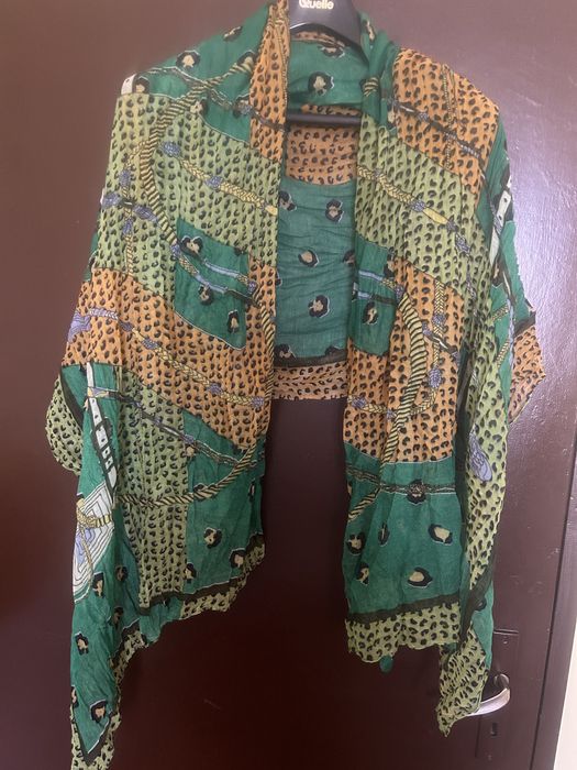 Чисто нов дамски шал