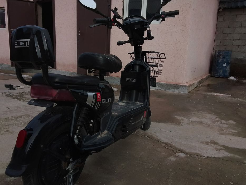 Элктроскутер ск8