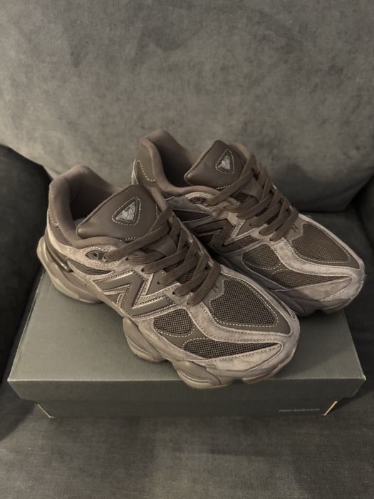 Adidasi New Balance 9060 maro