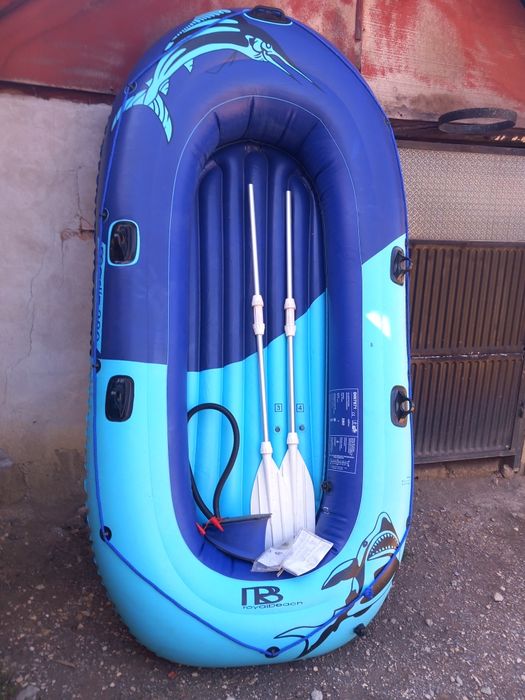 Лодка четириместна