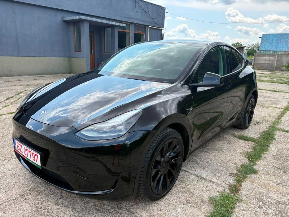 TESLA Model Y 2024 — imagine 2