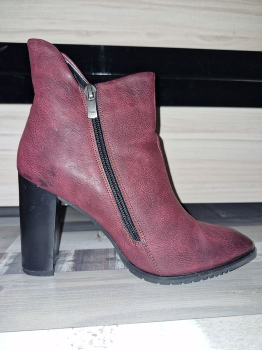 Боти с висок ток