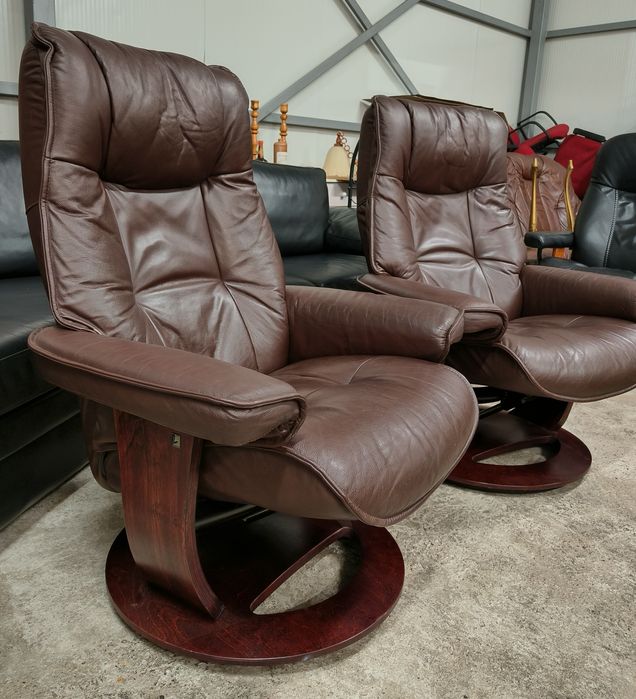 Комплект от две Relax кресла с табуретка от естествена кожа