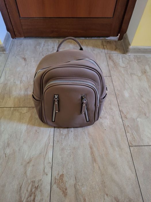 Намалена на 29лв Чисто нова кожена  раничка