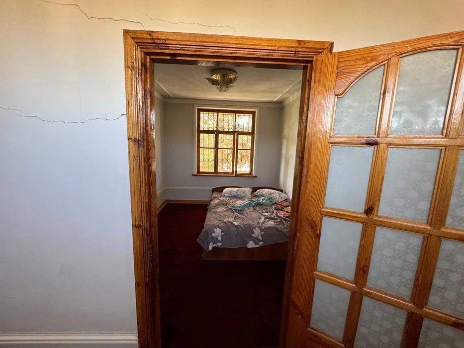 Dacha Sotiladi: 8 Sotix, 2 Qavatli Uy, Sauna va Basseyn