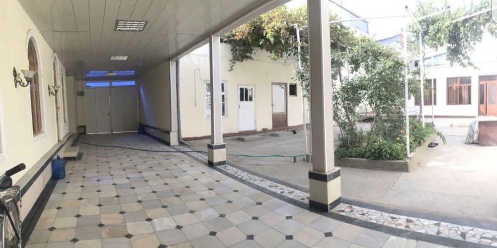 срочно продаётся Eski shaharda (labi hovuz) 4.5 sotix hovli sotiladi