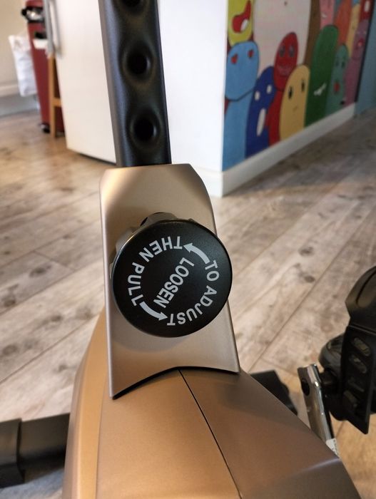 Vând bicicleta fitness FitTronic 601B Gold