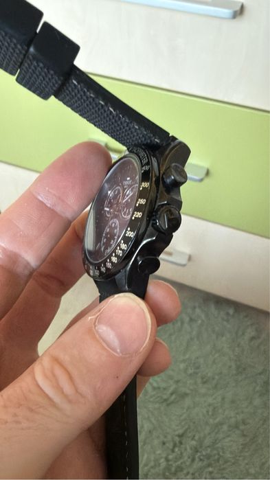 Ceas Tissot V8 T-Sport Chronograph, quartz, din seria T106.417, cu carcasă neagră PVD, cronograf și tahimetru.