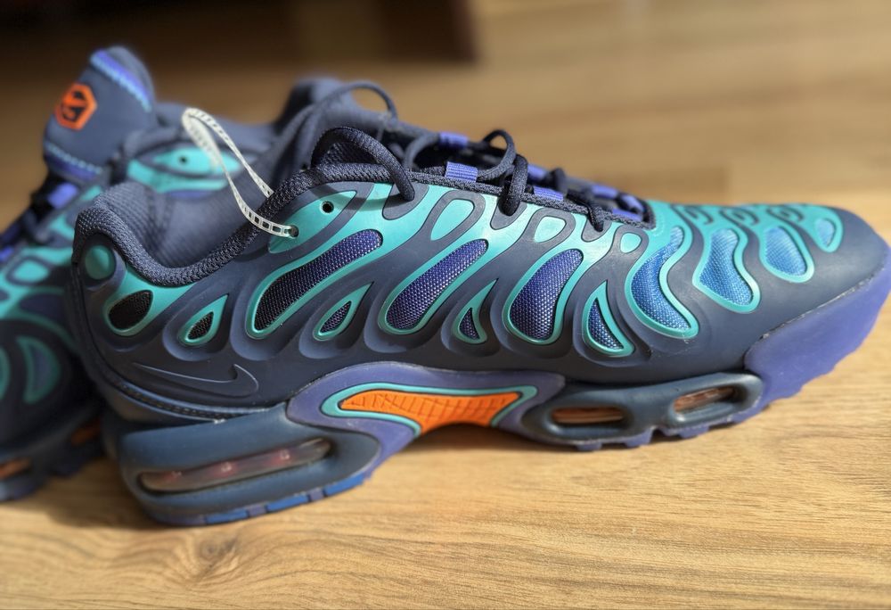 Nike Air Max Plus Drift “Midnight Navy / Total Orange”