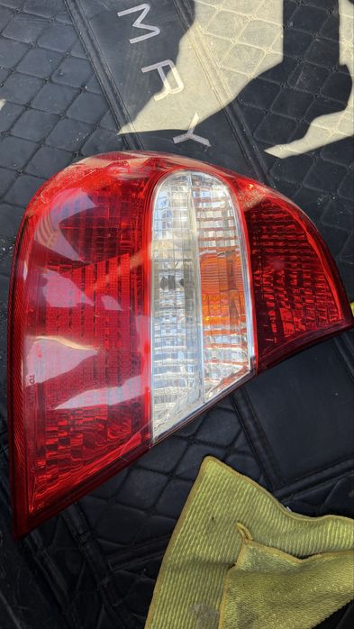 фонарь заднии  левый camry 30