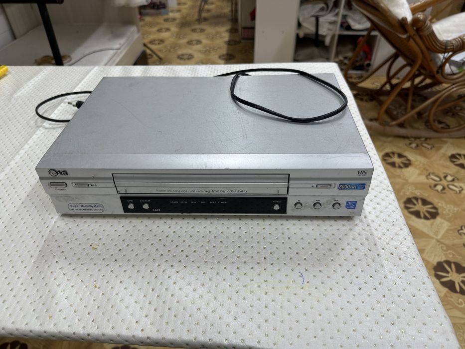 Продам двд плеер