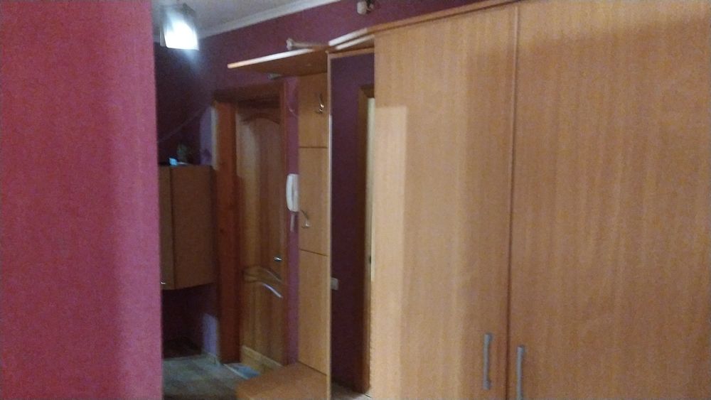 Прихожая со шкафом