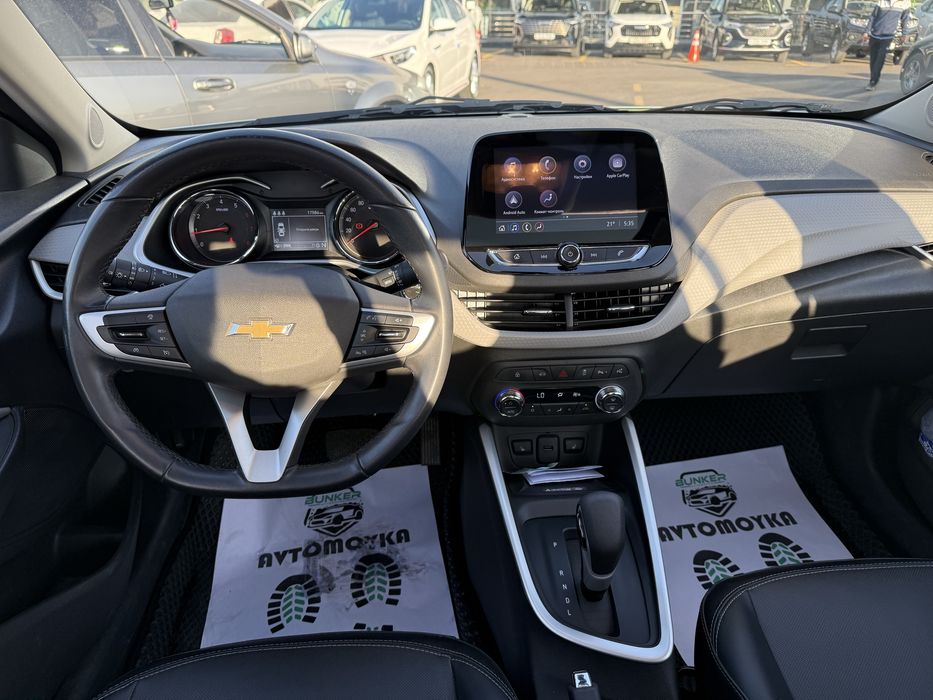 Chevrolet Onix Premier 2