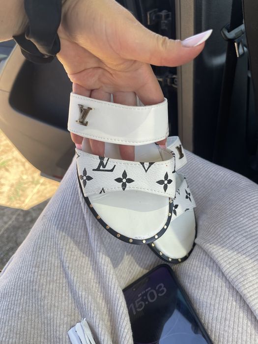 Slapi , papuci dama louis vuitton marimea 38