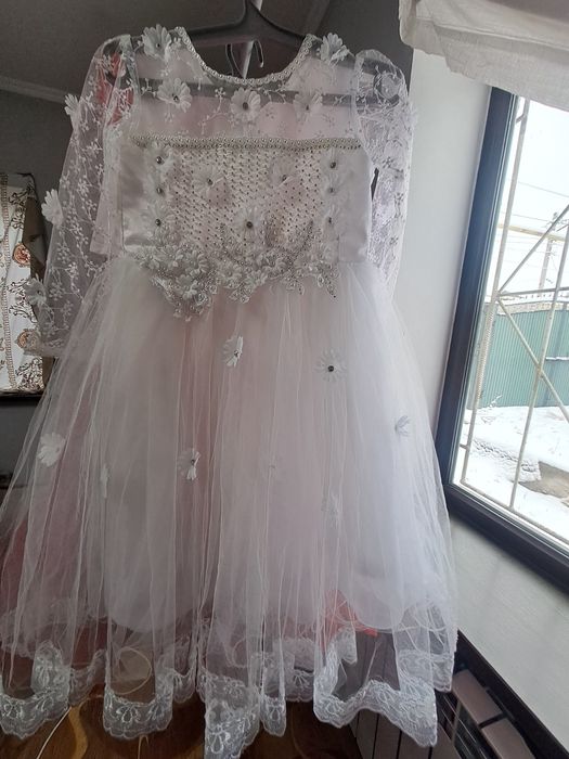 Нарядные платье для девочки